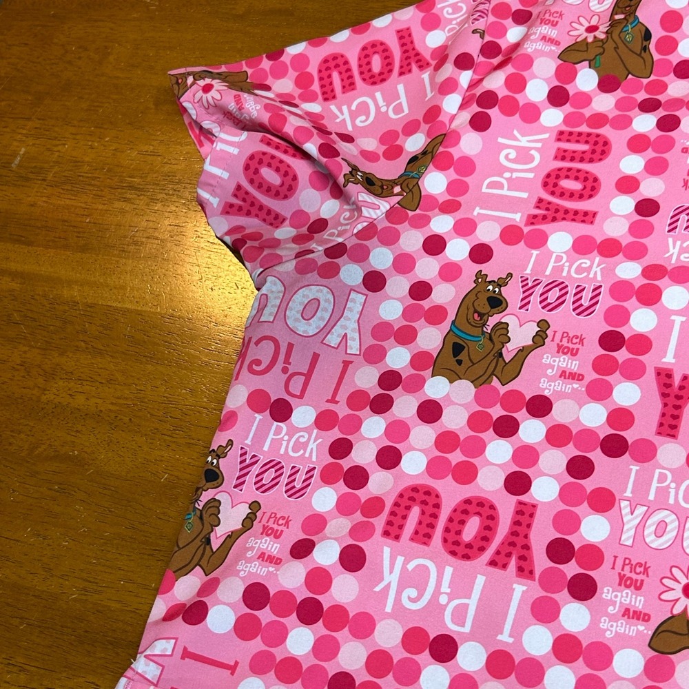 Scooby-Doo I Pick You Pink Polka Dot V-Neck Scrub Top XL Short Sleeve Pockets - Picture 5 of 9